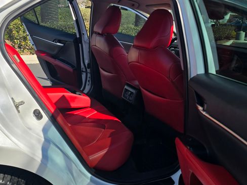 Used 2019 Toyota Camry XSE image 22