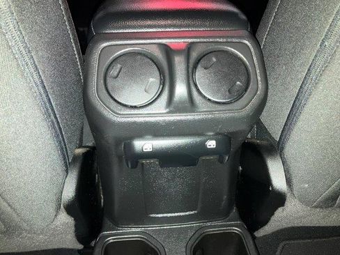 Used 2023 Jeep Gladiator Sport image 21