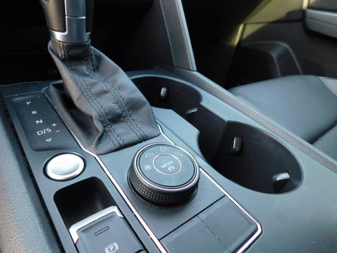 Used 2019 Volkswagen Atlas SE image 22