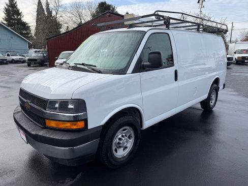 Used 2017 Chevrolet Express 3500 image 7