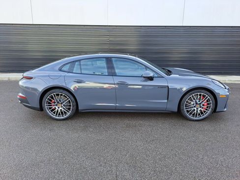 New 2026 Porsche Panamera 4S image 8