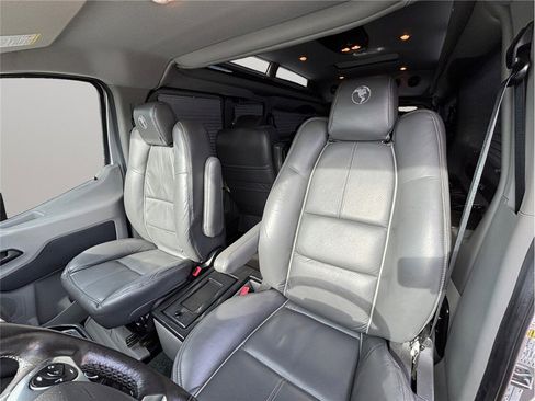Used 2019 Ford Transit 150 image 18