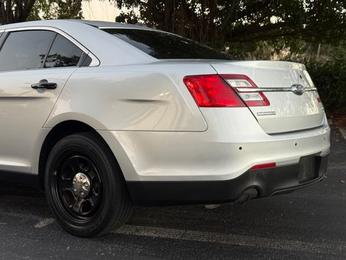 Used 2016 Ford Taurus image 37