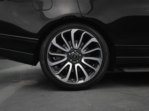 Used 2018 Land Rover Range Rover Supercharged image 15