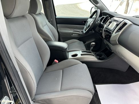 Used 2013 Toyota Tacoma image 12