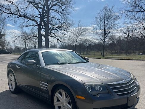 Used 2005 Chrysler Crossfire LT image 3