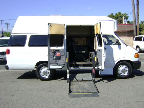 Used 2000 Dodge B3500 image 16