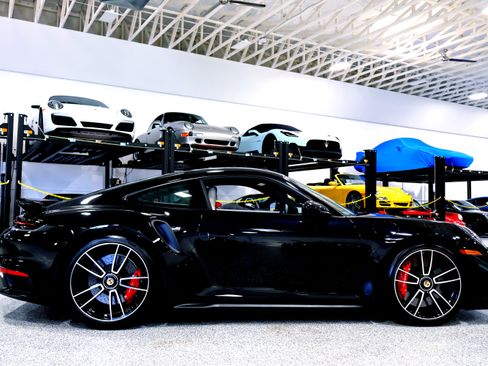 Used 2022 Porsche 911 Turbo image 11