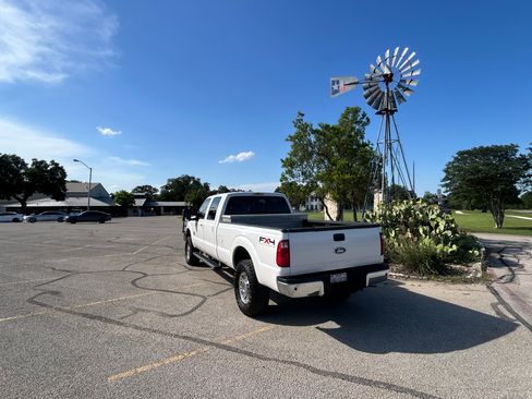 Used 2011 Ford F350 4x4 Crew Cab Lariat w/ FX4 Pkg image 5