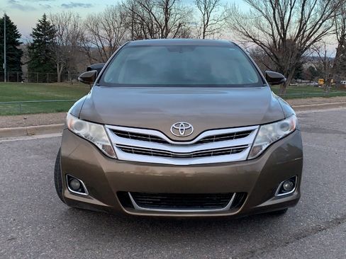 Used 2013 Toyota Venza LE image 2