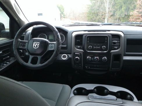 Used 2018 RAM 1500 ST image 7