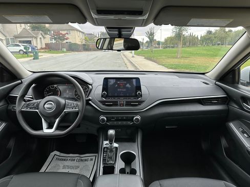 Used 2022 Nissan Altima 2.5 SV image 17