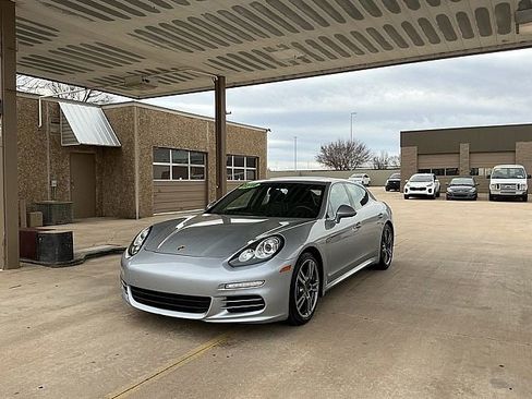 Used 2016 Porsche Panamera 4 Platinum Edition image 1