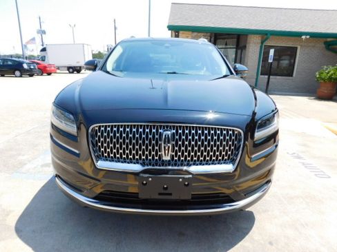 Used 2022 Lincoln Nautilus FWD image 3