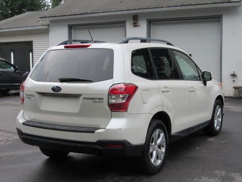 Used 2015 Subaru Forester 2.5i Premium AWD/4WD image 6