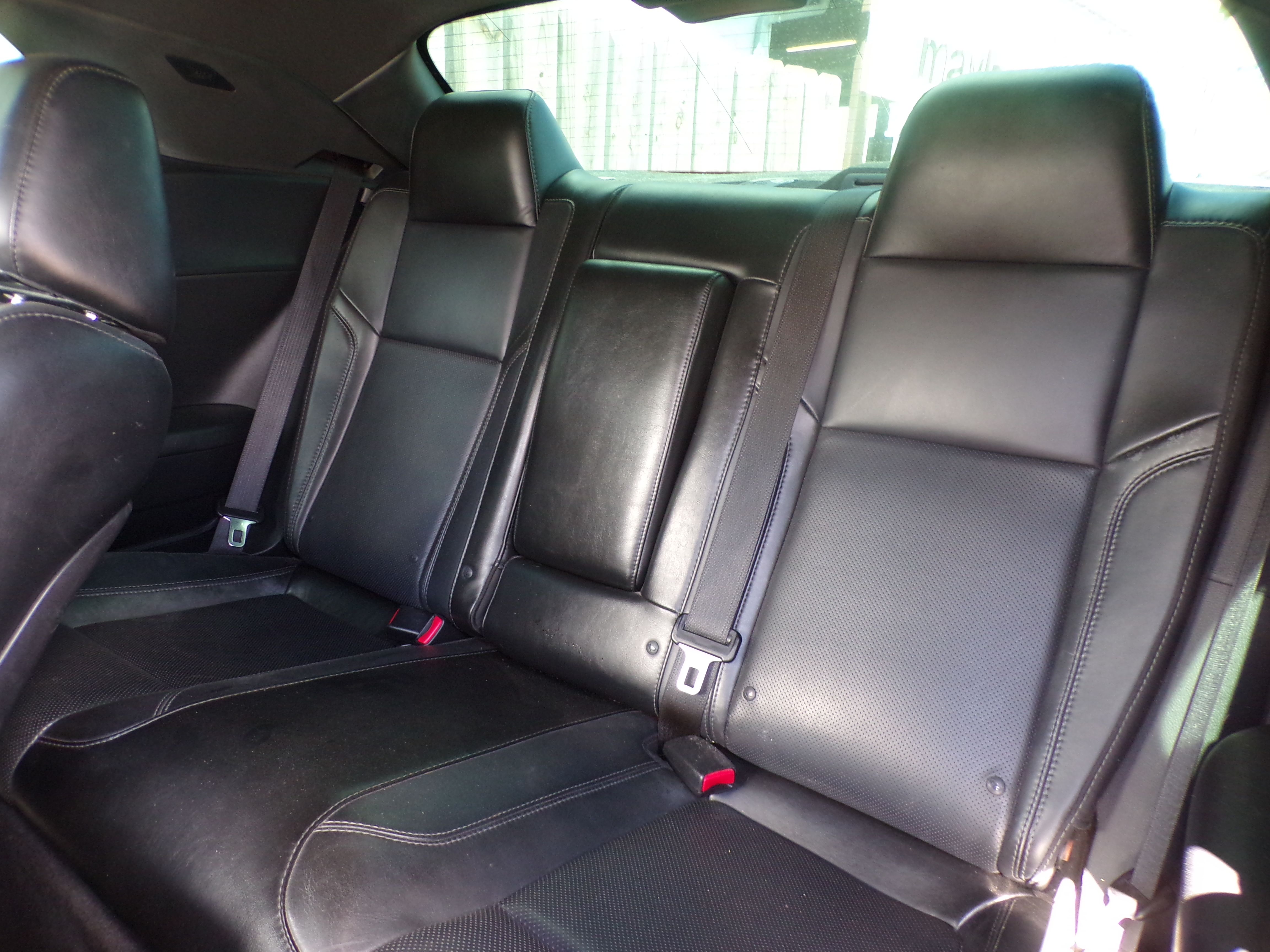 Used 2016 Dodge Challenger SXT RWD image 7