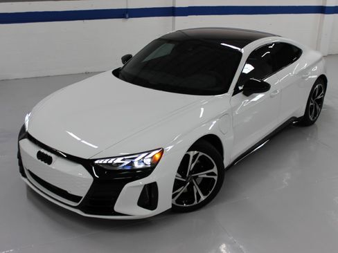Used 2023 Audi e-tron GT Premium Plus image 4