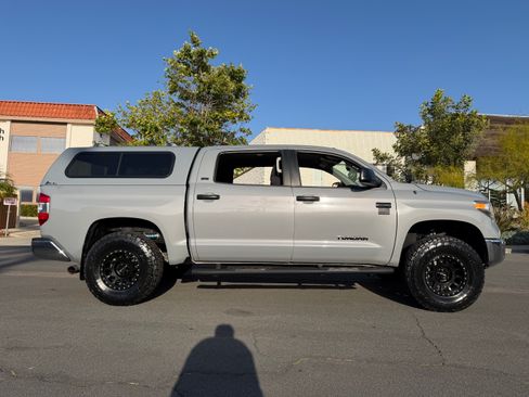 Used 2018 Toyota Tundra 4x4 CrewMax SR5 image 20