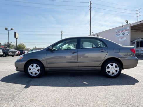 Used 2005 Toyota Corolla CE image 3