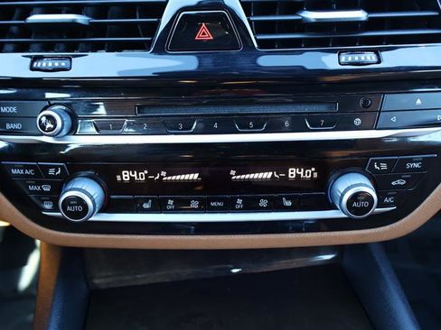 Used 2017 BMW 540i xDrive image 19