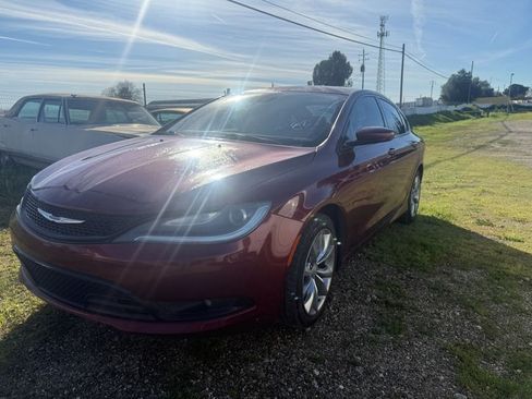 Used 2016 Chrysler 200 S image 3