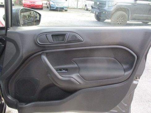 Used 2019 Ford Fiesta SE image 25