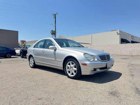 Used 2001 Mercedes-Benz C 320 Sedan image 11