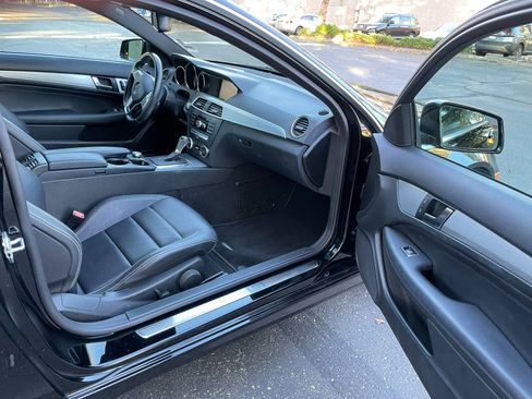 Used 2012 Mercedes-Benz C 250 Sport image 3