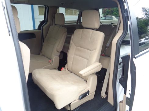 Used 2014 Dodge Grand Caravan SXT image 5