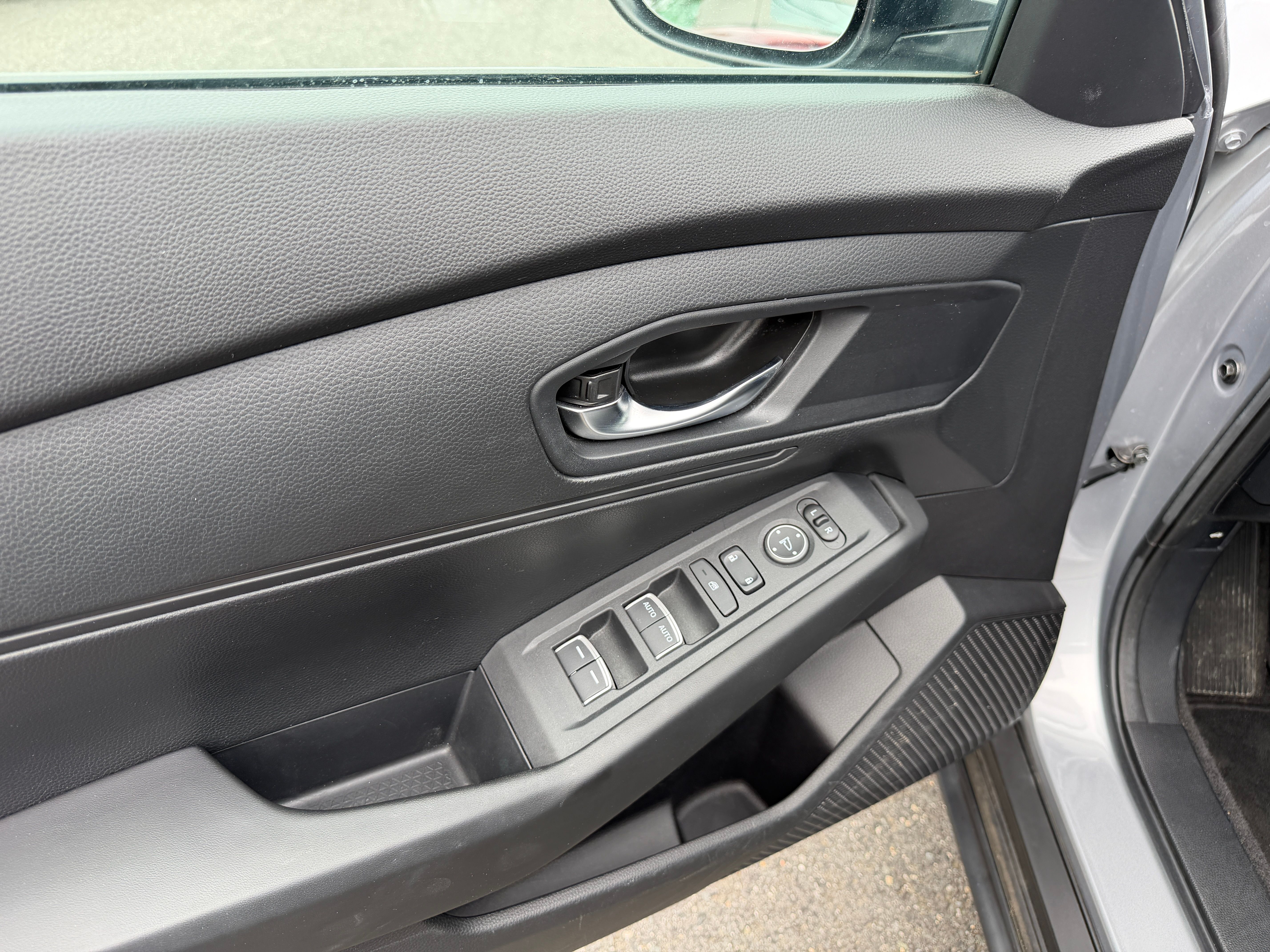 Used 2023 Honda Accord LX image 3
