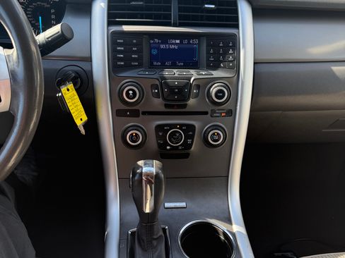 Used 2013 Ford Edge SEL image 11