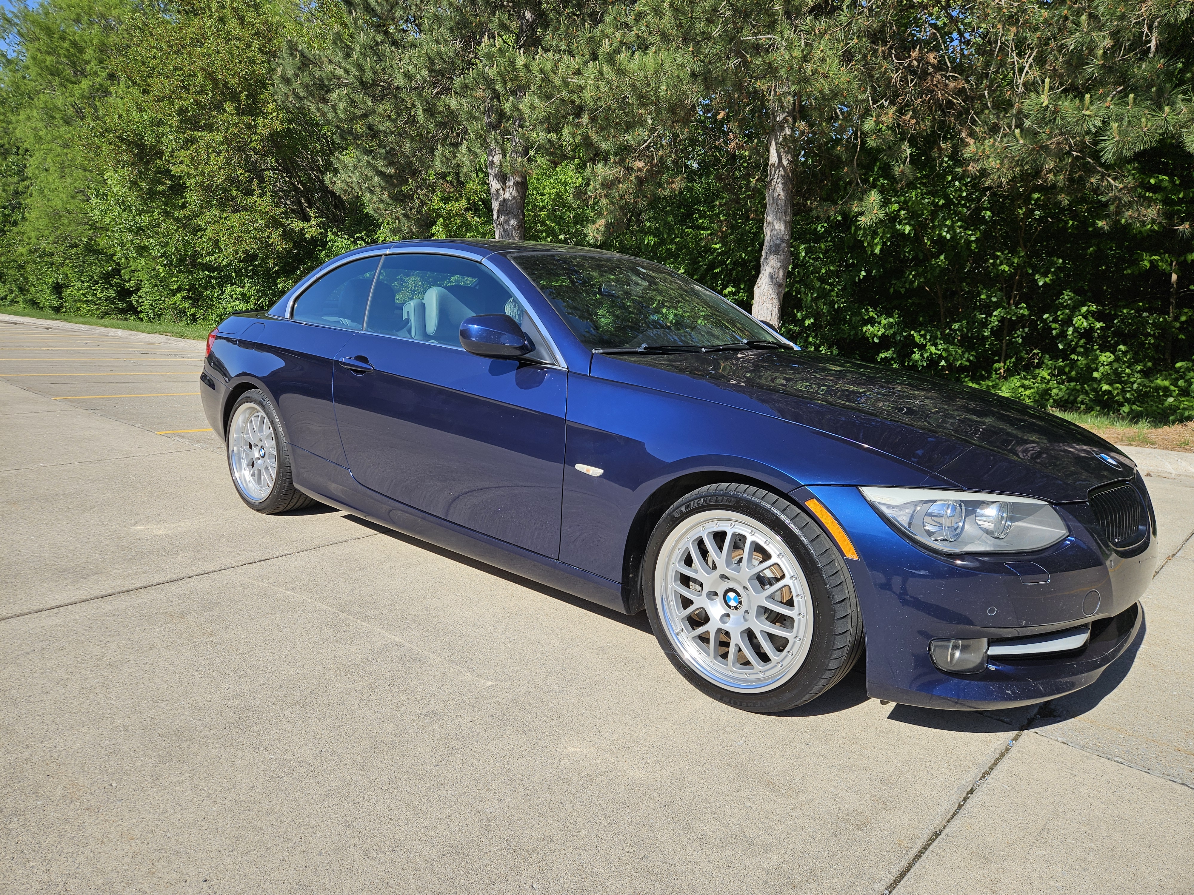 Used 2012 BMW 335i Convertible RWD image 11