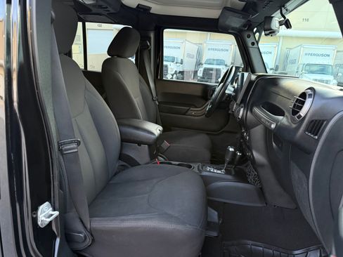 Used 2015 Jeep Wrangler 4WD Unlimited Sport image 15
