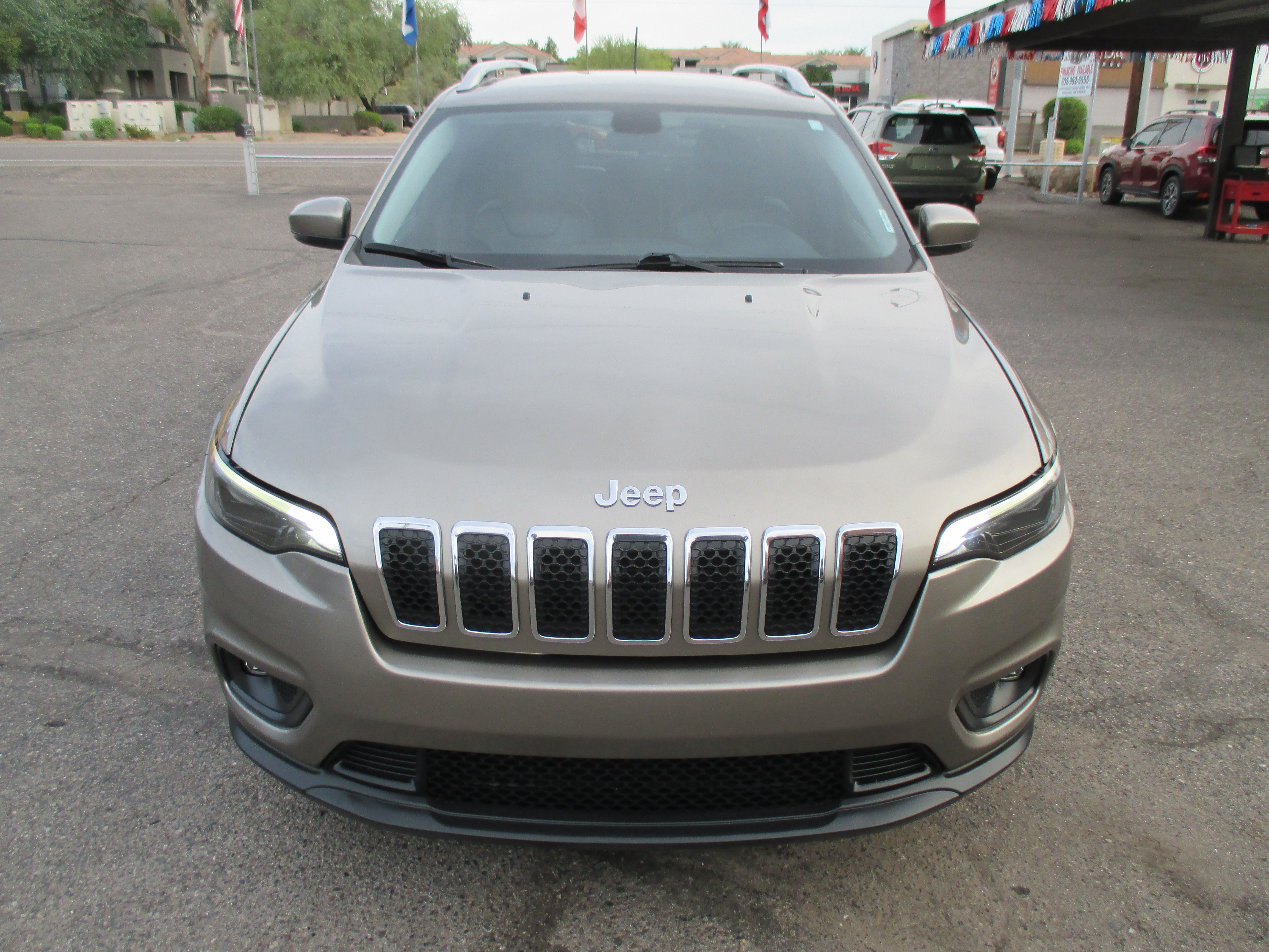 Used 2020 Jeep Cherokee Latitude Plus Sport Utility 4D FWD image 15