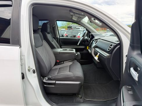 Used 2020 Toyota Tundra 4x4 CrewMax image 21
