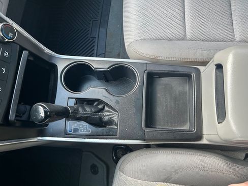 Used 2015 Toyota Camry LE image 11