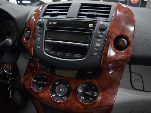 Used 2008 Toyota RAV4 Limited image 27