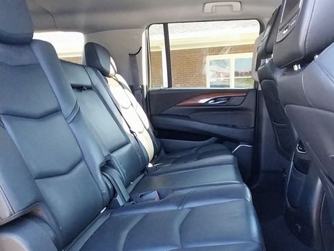 Used 2016 Cadillac Escalade ESV image 15
