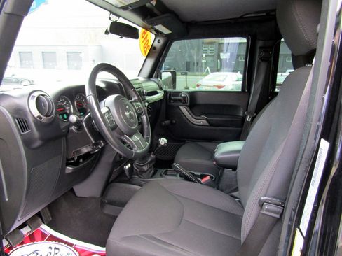 Used 2018 Jeep Wrangler Unlimited Sport image 20