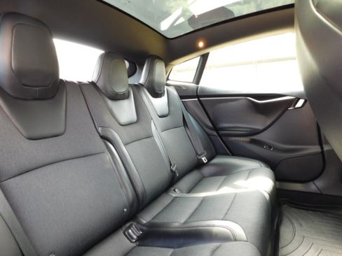 Used 2018 Tesla Model S 75D image 22