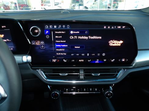 New 2026 Chevrolet Equinox EV LT image 5