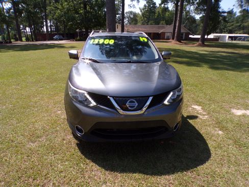 Used 2019 Nissan Rogue Sport FWD image 3