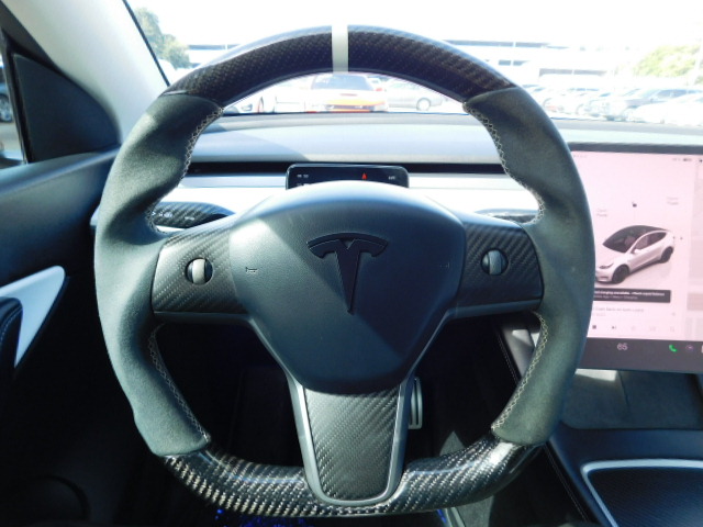 Used 2022 Tesla Model Y AWD Performance image 14