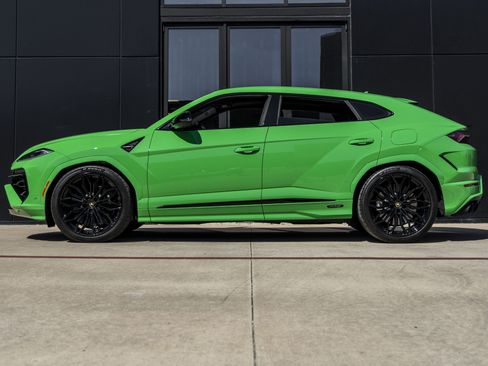 Used 2025 Lamborghini Urus SE AWD/4WD image 5