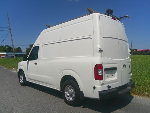 Used 2021 Nissan NV 2500 High Roof RWD image 6