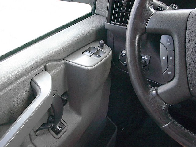 Used 2020 Chevrolet Express 3500 UNAVAIL RWD image 17