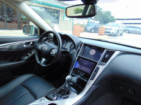 Used 2017 INFINITI Q50 2.0t image 26
