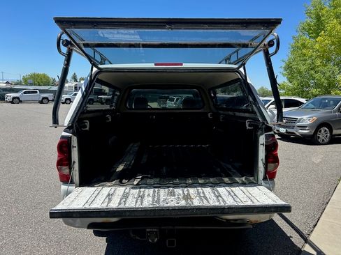 Used 2006 Chevrolet Silverado 2500 4x4 Regular Cab image 9