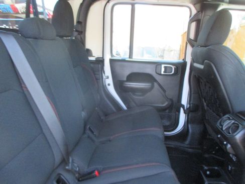 Used 2020 Jeep Gladiator Rubicon Pickup 4D 5 ft AWD/4WD image 23