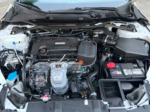 Used 2017 Honda Accord Sport image 8